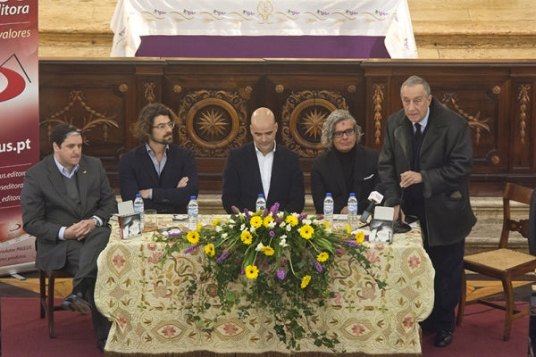 Via-Sacra para crentes e não-crentes apresentada na Basílica dos Mártires