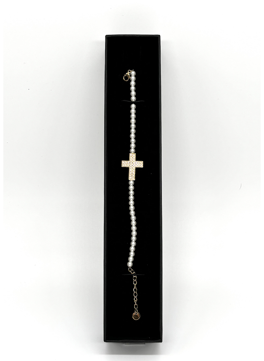 Pulseira com Cruz Cravejada e Pérolas