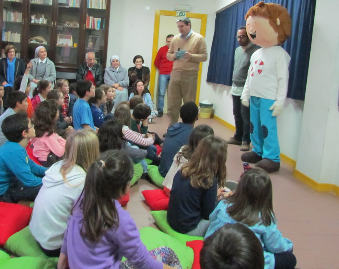PAULUS apresenta Júnior às crianças