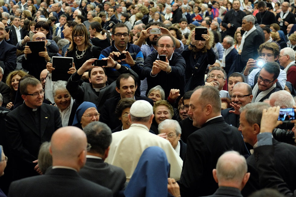 Papa recebe Família Paulista