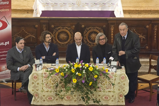 Via-Sacra para crentes e não-crentes apresentada na Basílica dos Mártires