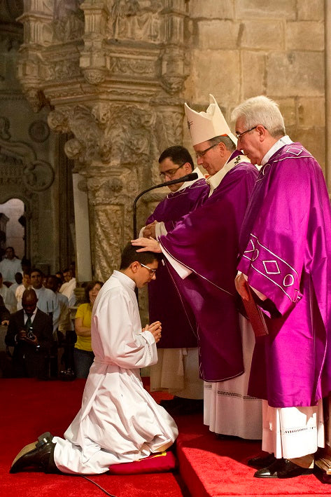 Diretor da «Liturgia Diária» ordenado diácono