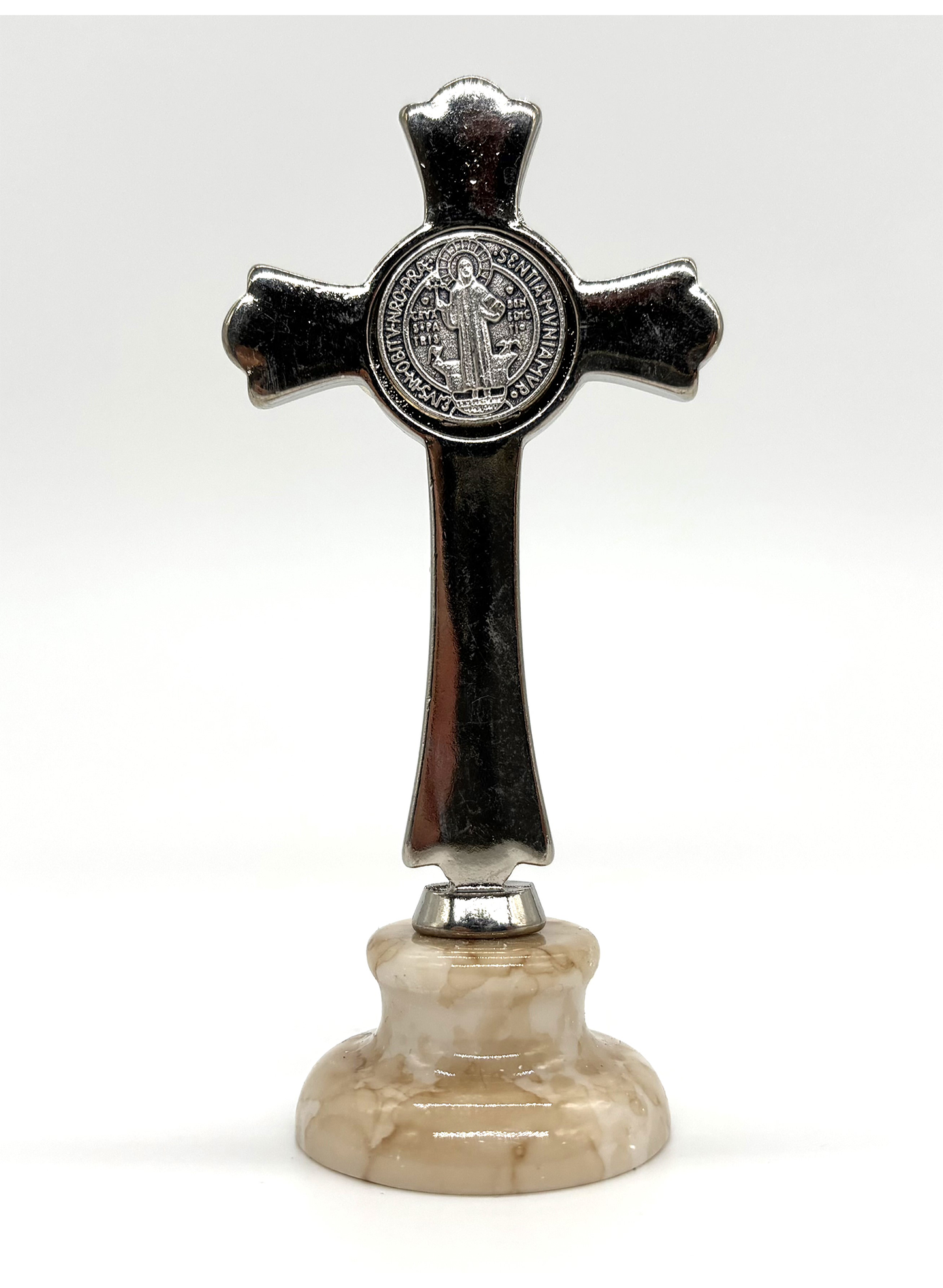 Cruz de São Bento com Base em Mármore