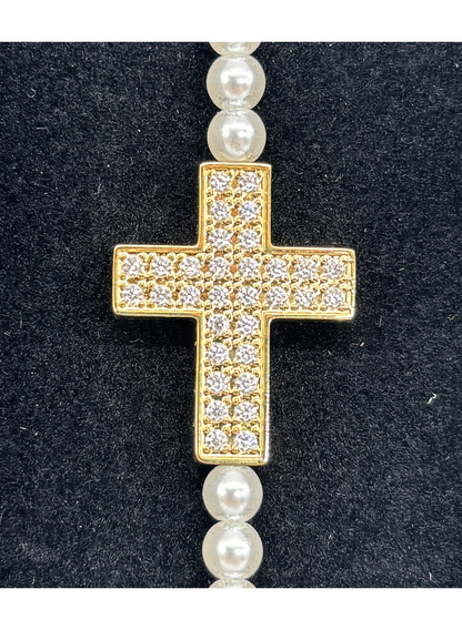 Pulseira com Cruz Cravejada e Pérolas