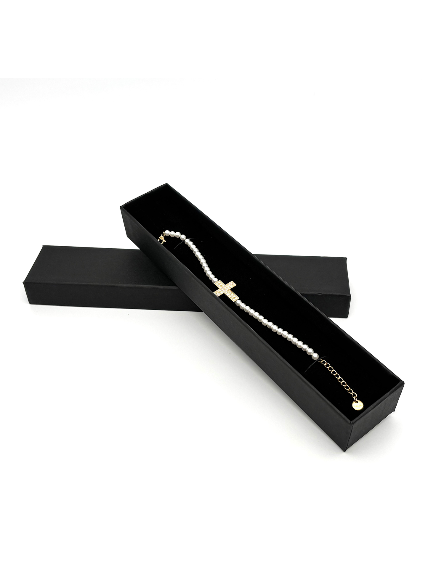 Pulseira com Cruz Cravejada e Pérolas