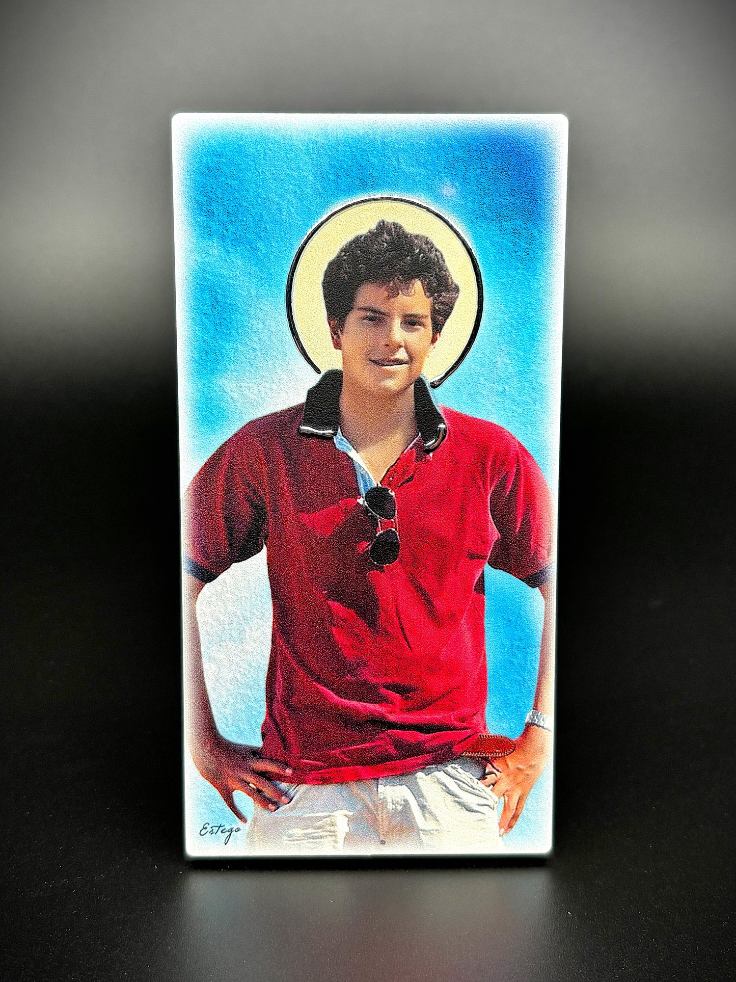 Quadro São Carlo Acutis em madeira
