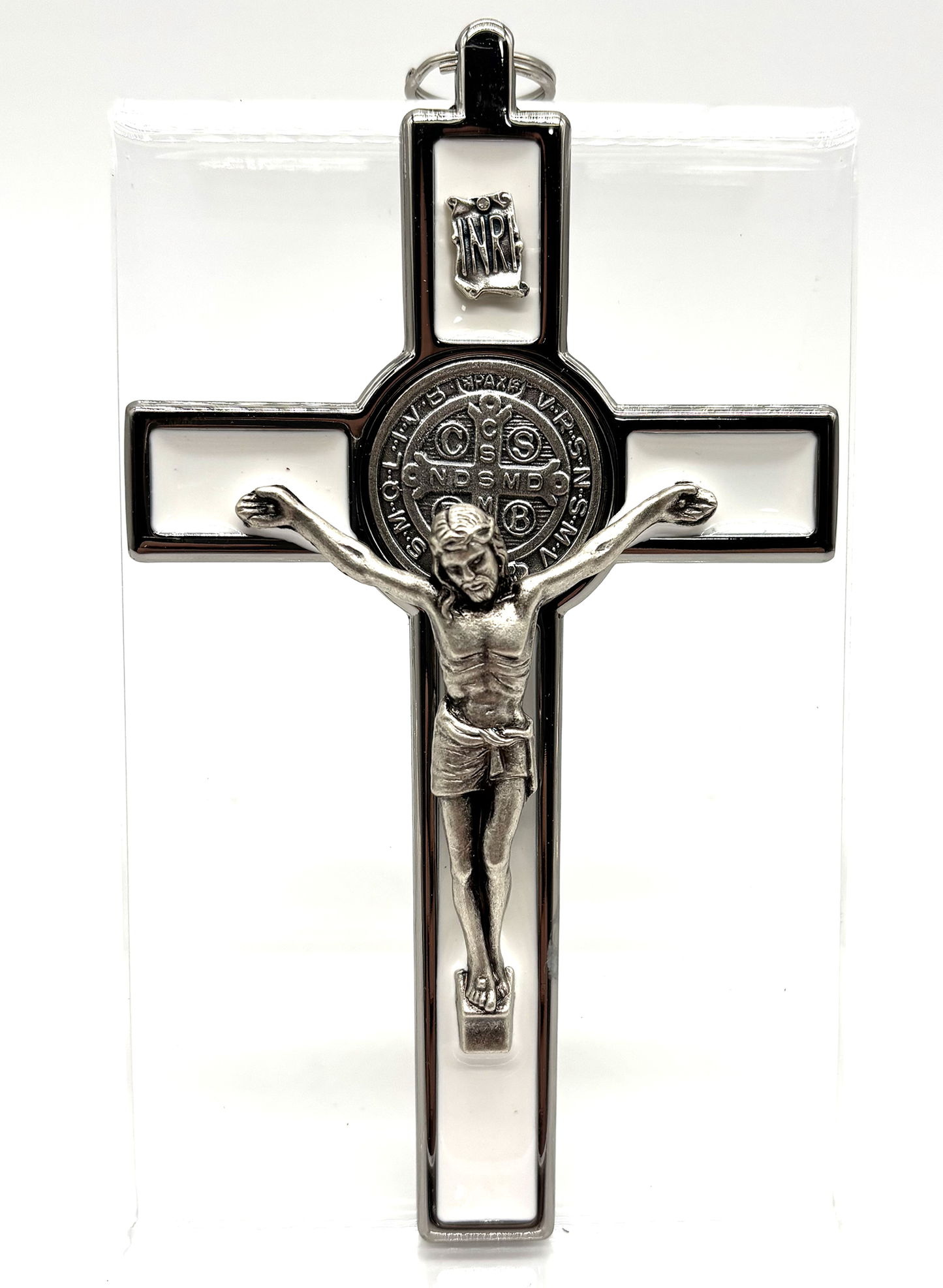 Crucifixo em metal com Medalha de São Bento - Menor
