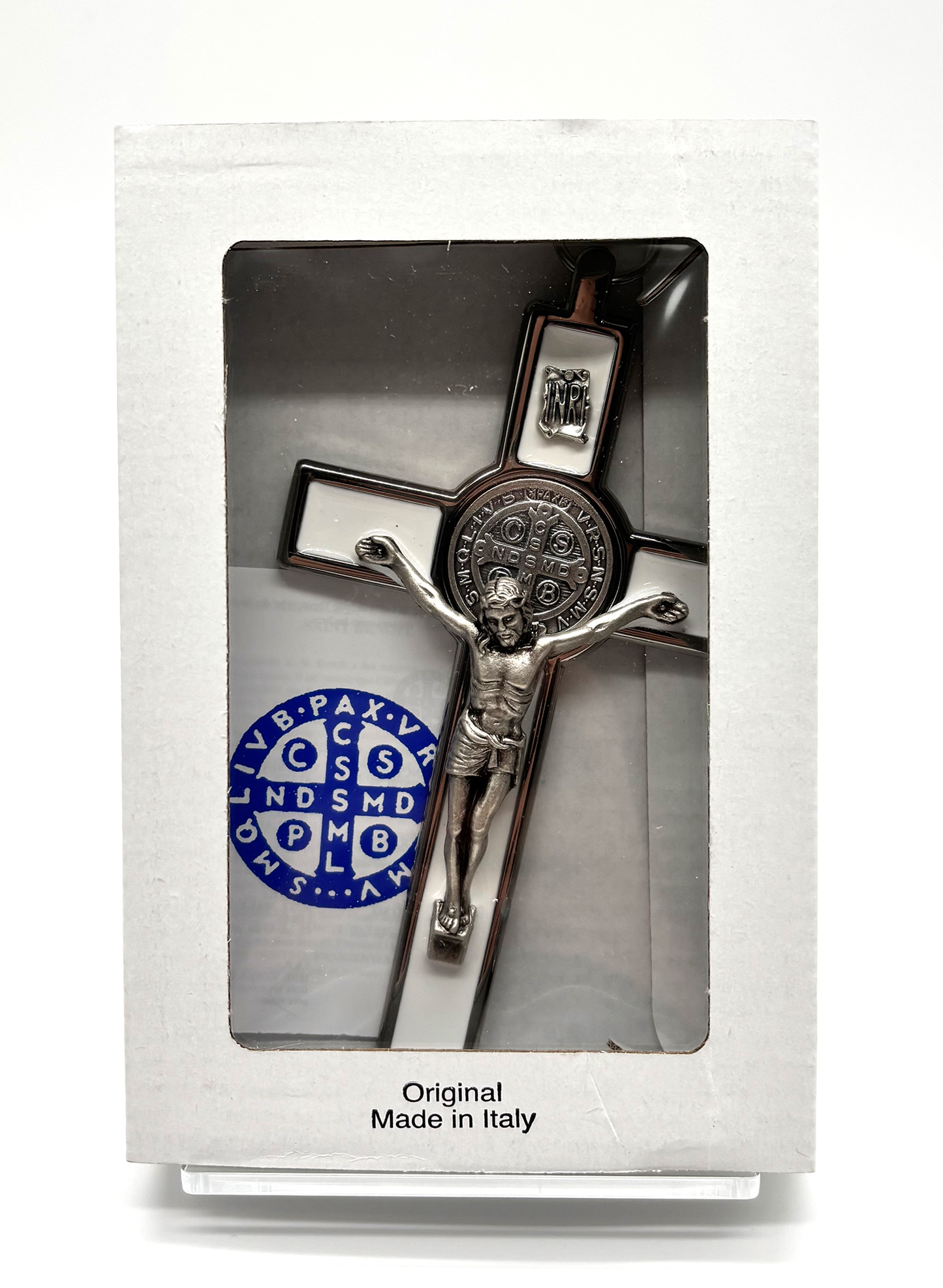 Crucifixo em metal com Medalha de São Bento - Menor