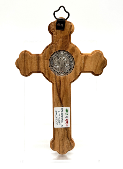 Crucifixo em madeira de oliveira com Medalha de São Bento