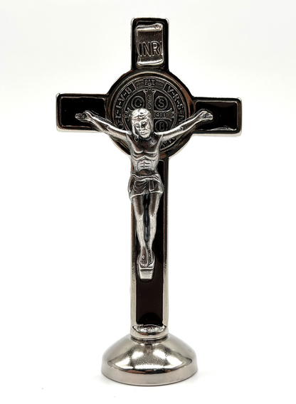 Crucifixo com Medalha de São Bento com base