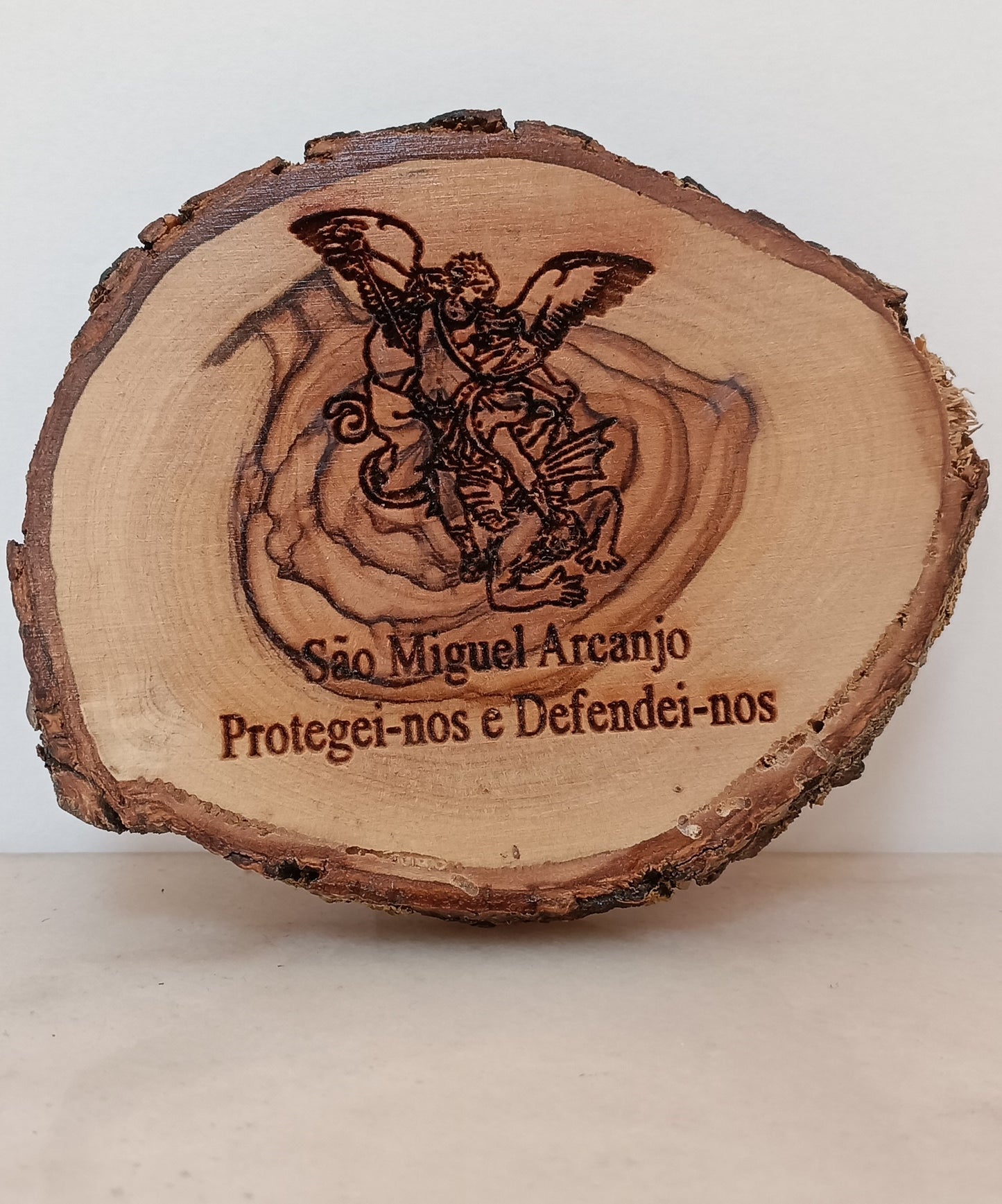 Placa São Miguel em madeira de oliveira