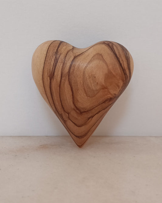 Coração em madeira de oliveira
