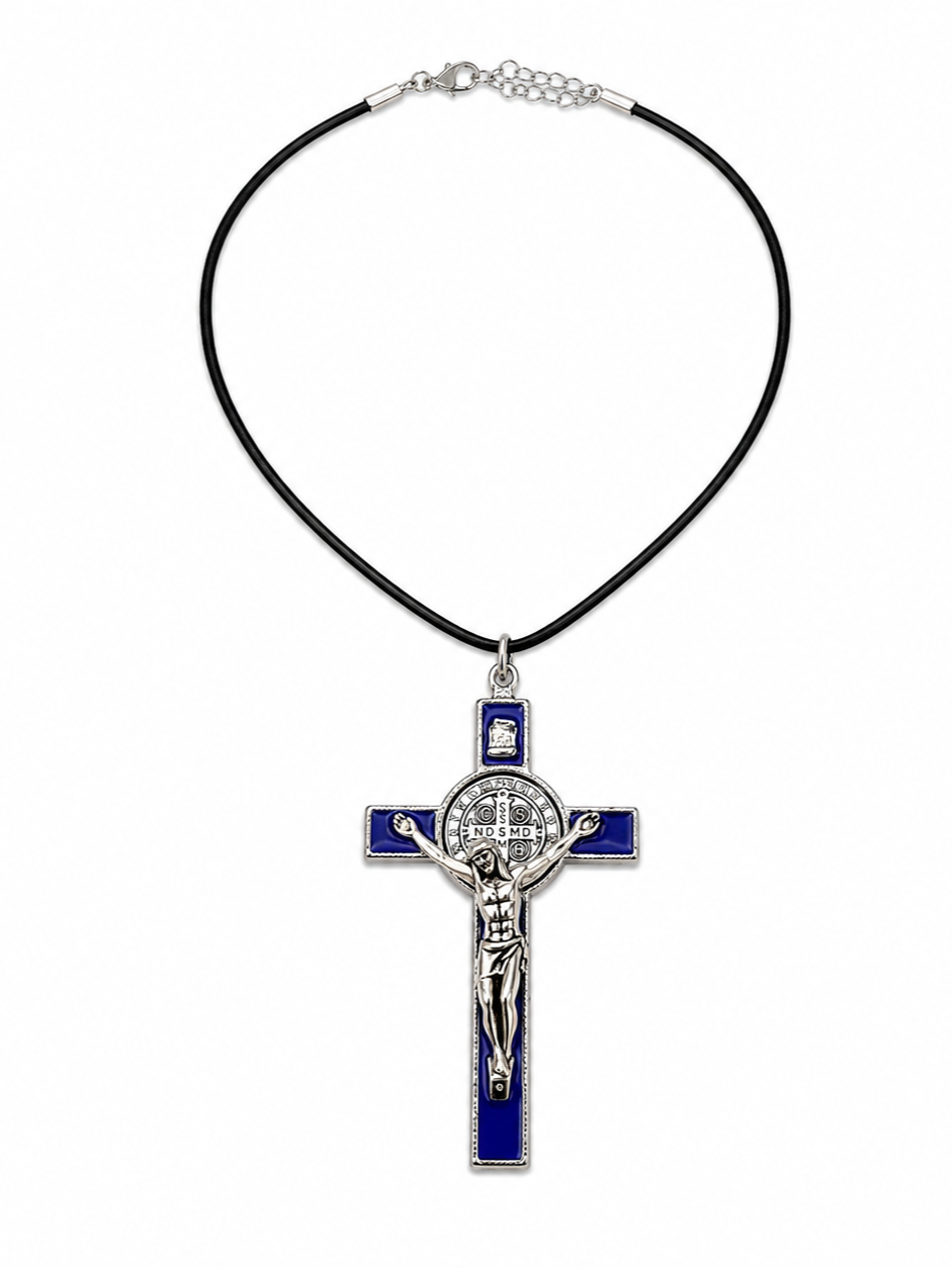 Colar com Cruz de São Bento