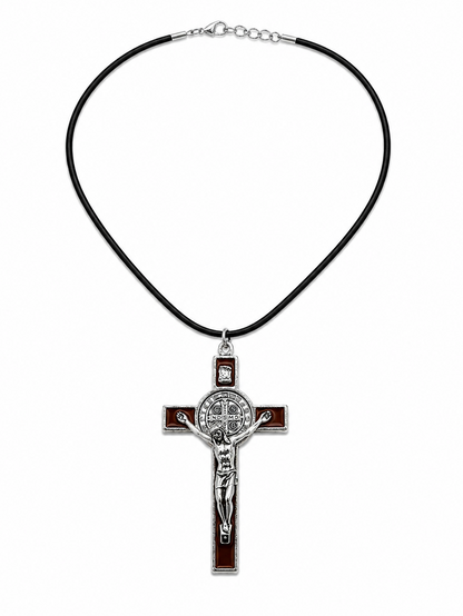 Colar com Cruz de São Bento