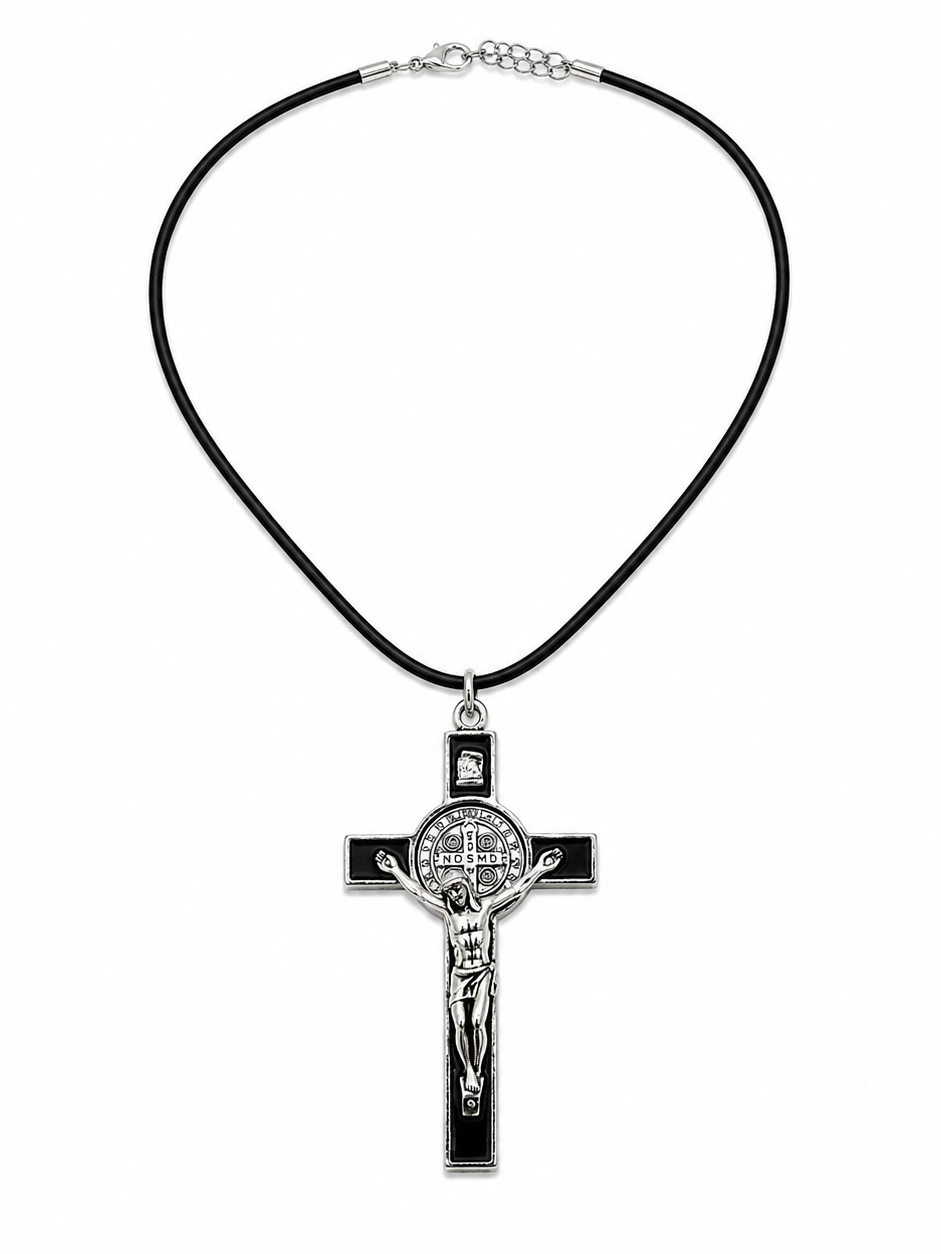 Colar com Cruz de São Bento