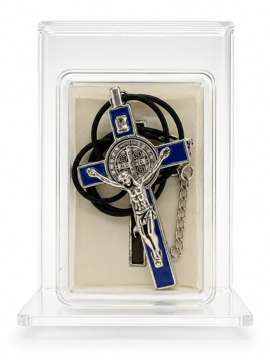 Colar com Cruz de São Bento